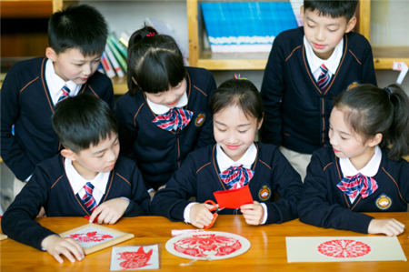 开学季中被忽略的校服市场